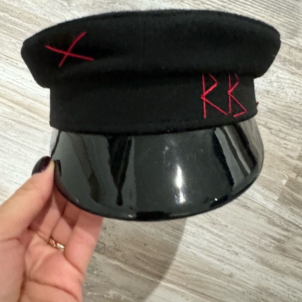 ruslan baginskiy hat